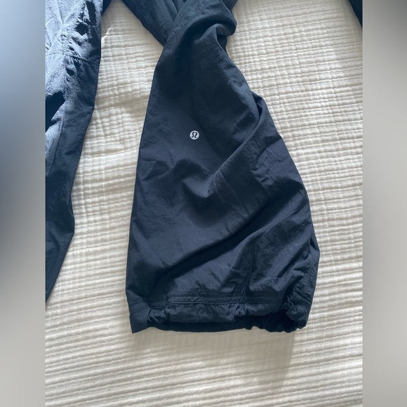 NWT Lululemon License To Train Ladies Lightweight Jogger Set SZ 14 Black & White - Picture 15 of 16